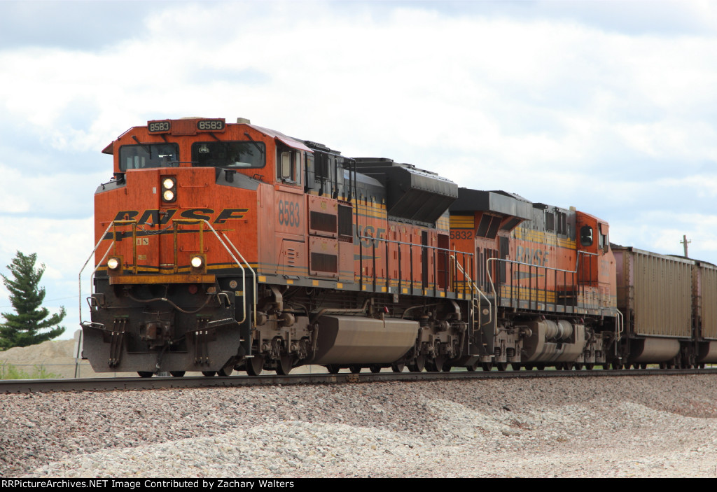 BNSF 8583 5832